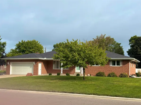 241 W Edgewood St, Morton, IL 61550