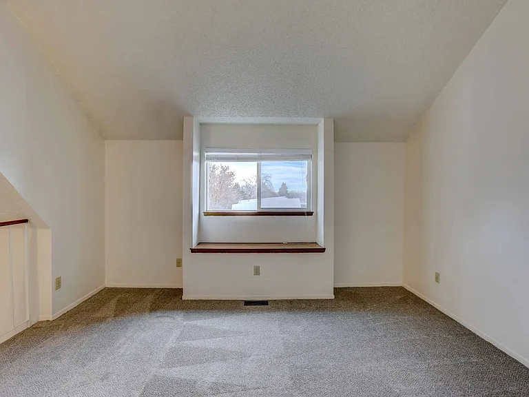 Dover Commons Apartments — Photo 37