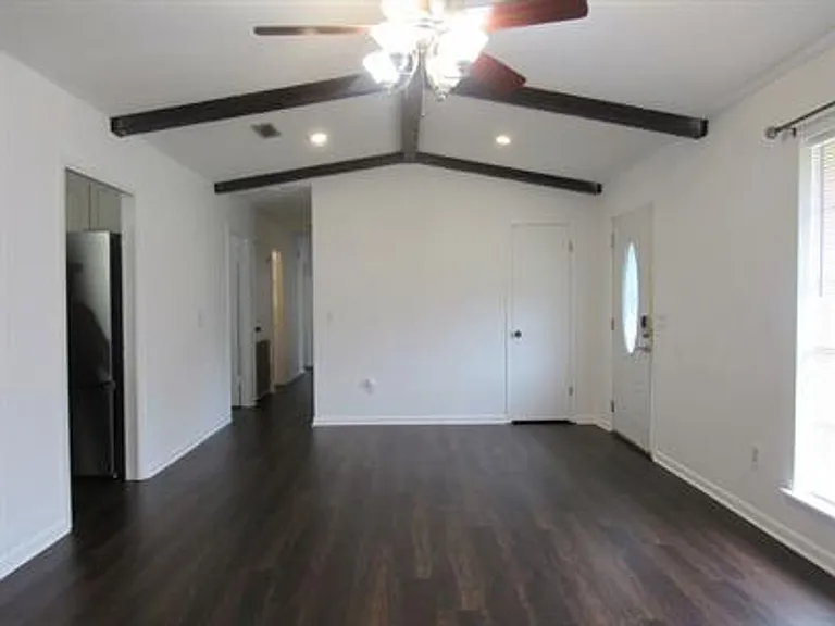210 Meredith St — Photo 5