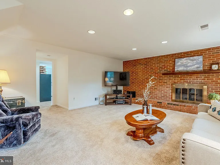 8717 Higdon Dr — Photo 17