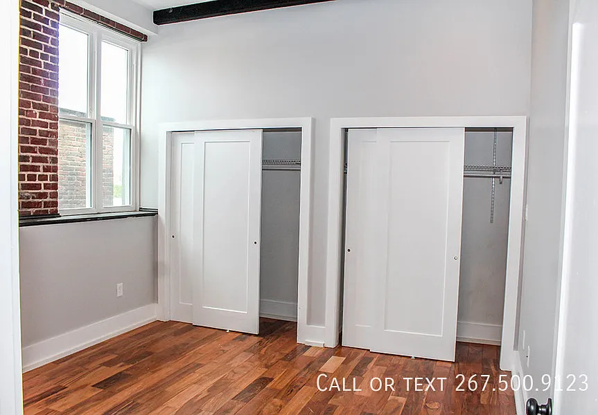 Absolutely Gorgeous Newly Renovated Apartments. W/D. Available 9/15! — Photo 3
