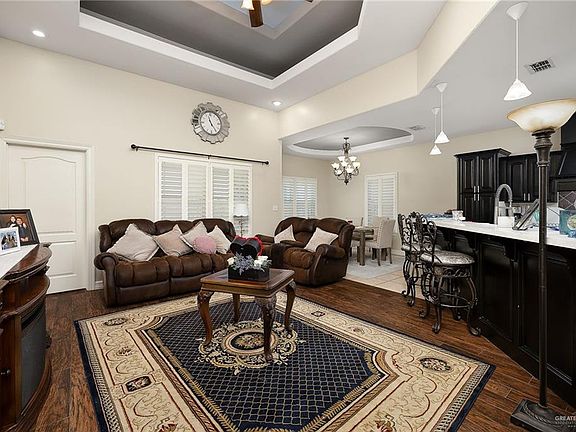 4th image of 1406 La Ciniega Dr