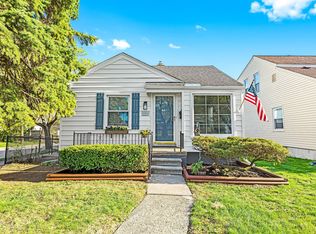 3303 Chester Rd, Royal Oak, MI 48073