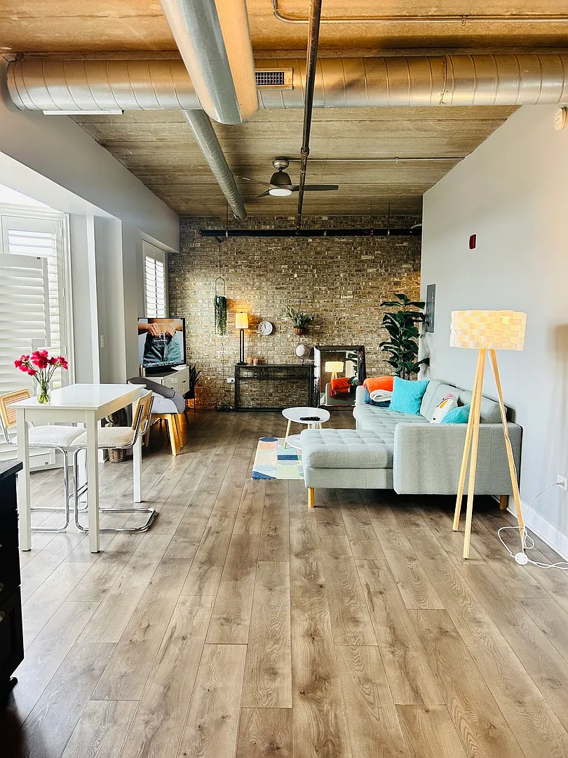 1 bed, 817 sqft, $2,950 — Photo 3