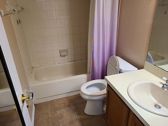 4th image of 1203 Brigadoon Dr #B