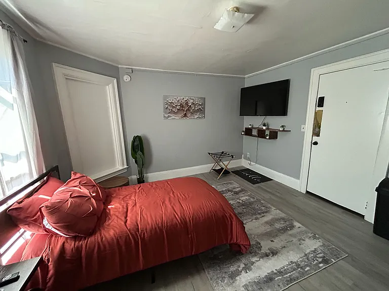325 Liberty St — Photo 3
