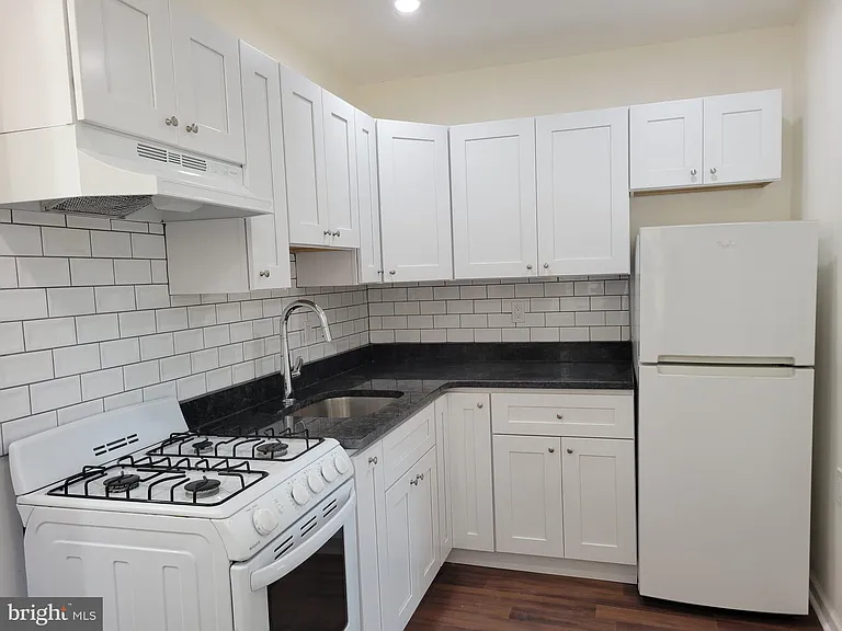 616 Tasker St #2 — Photo 1