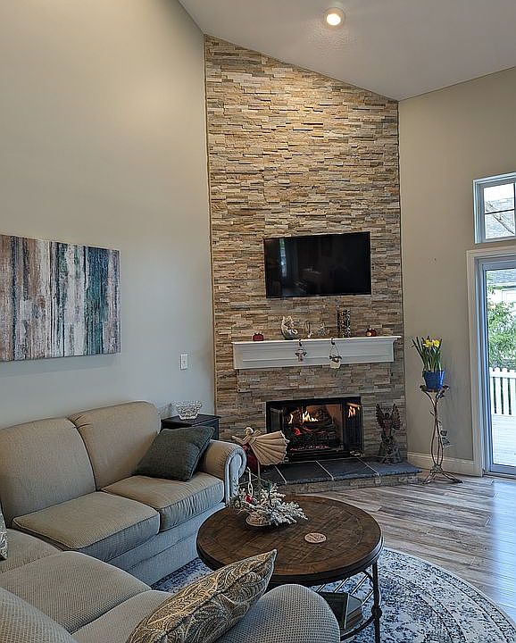 1st image of 6555 Upper Lake Cir