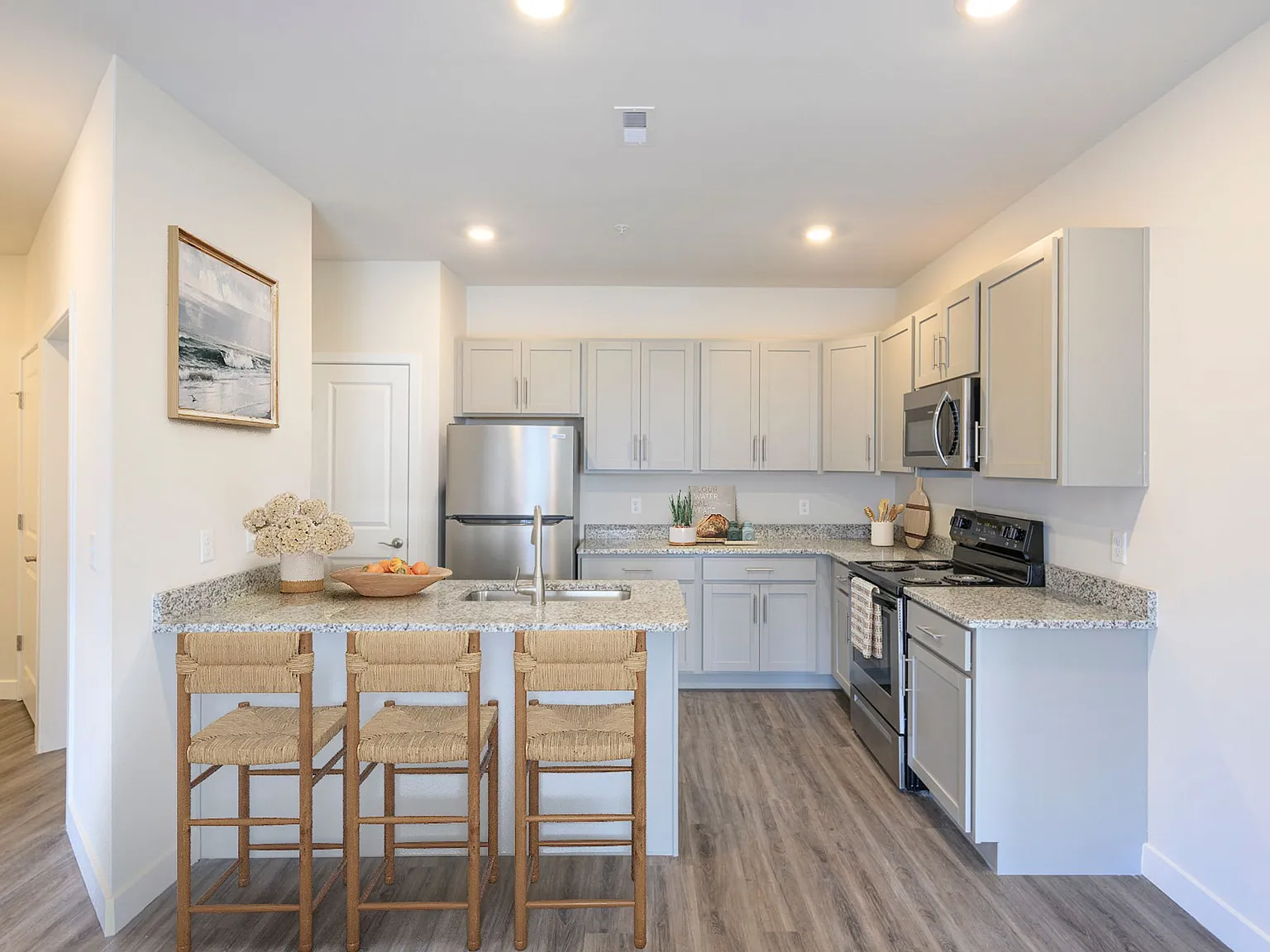 Riverside Apartments — Photo 1