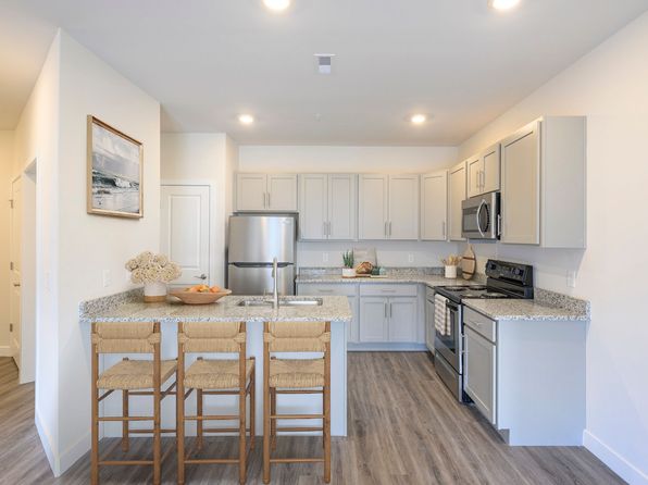 32082 Riverside Plaza Dr #3306