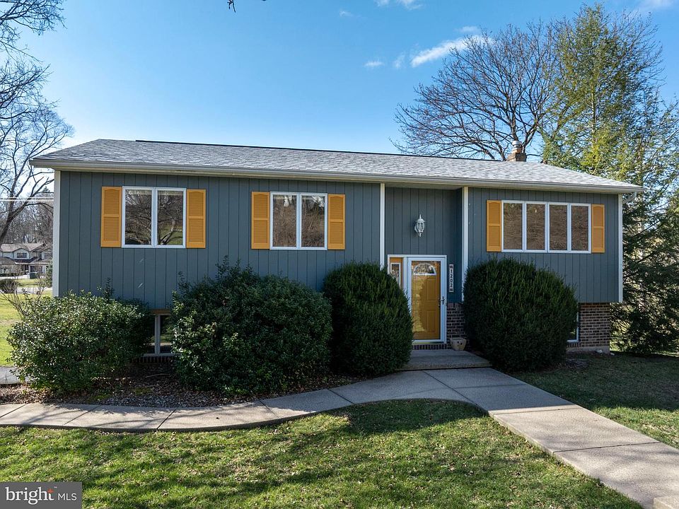 1st image of 1202 Pine Cir