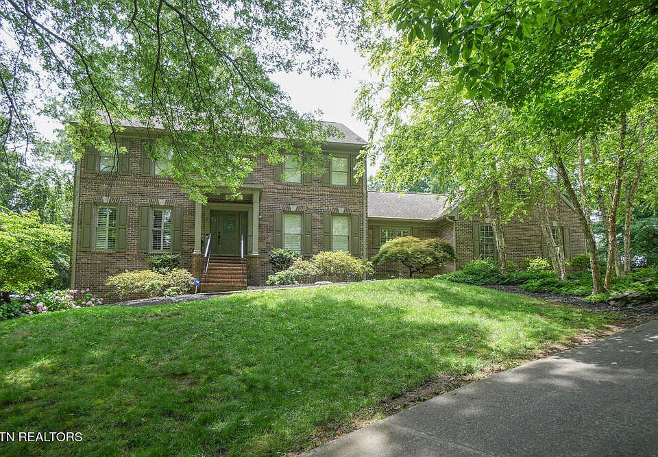 1st image of 2021 Oakwood Dr