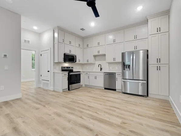 408 Foch St, Fort Worth, TX