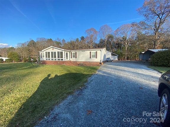 3rd image of 126 Beechwood Dr