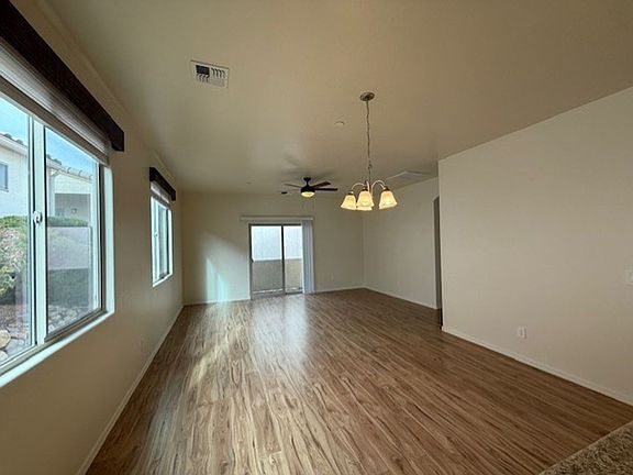 3rd image of 1680 Mariposa Dr