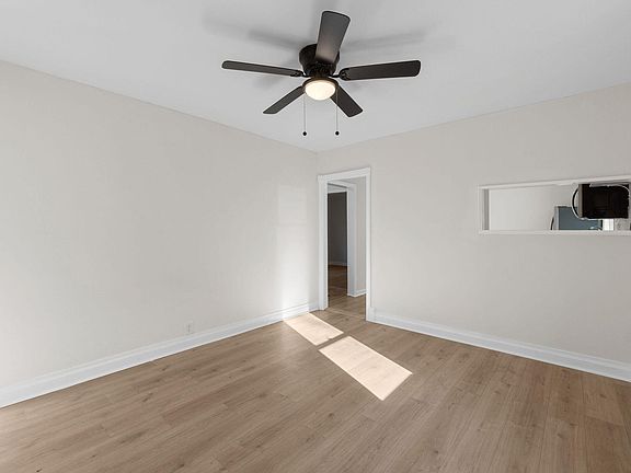 5th image of 2833 Hazel St