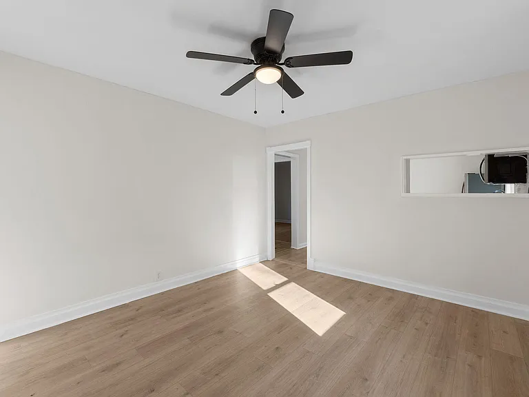 2833 Hazel St — Photo 5