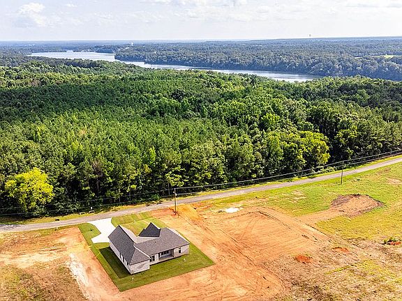 4th image of 718 Riverknolle Rd
