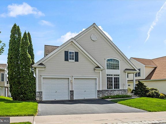 3rd image of 1805 Risser Ln