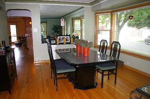 DINNING ROOM