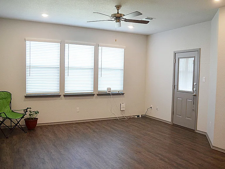 334 Green Valley Dr — Photo 10