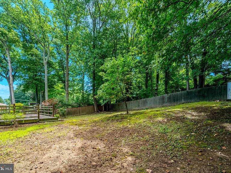 8527 Parliament Dr — Photo 43