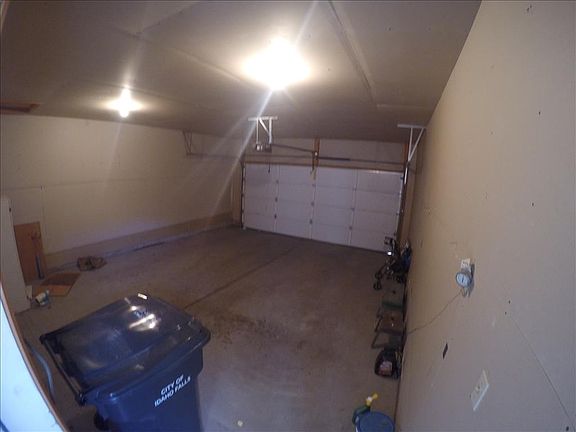 3rd image of 2031 Henryanna Ave