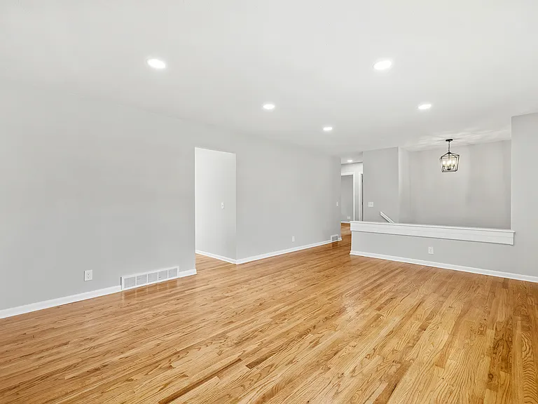 12448 Bel Dr — Photo 5