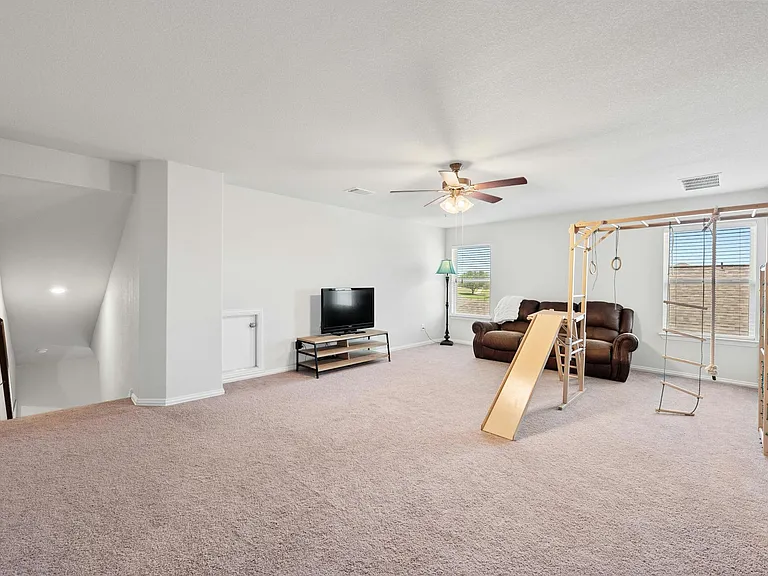 111 Simon — Photo 13