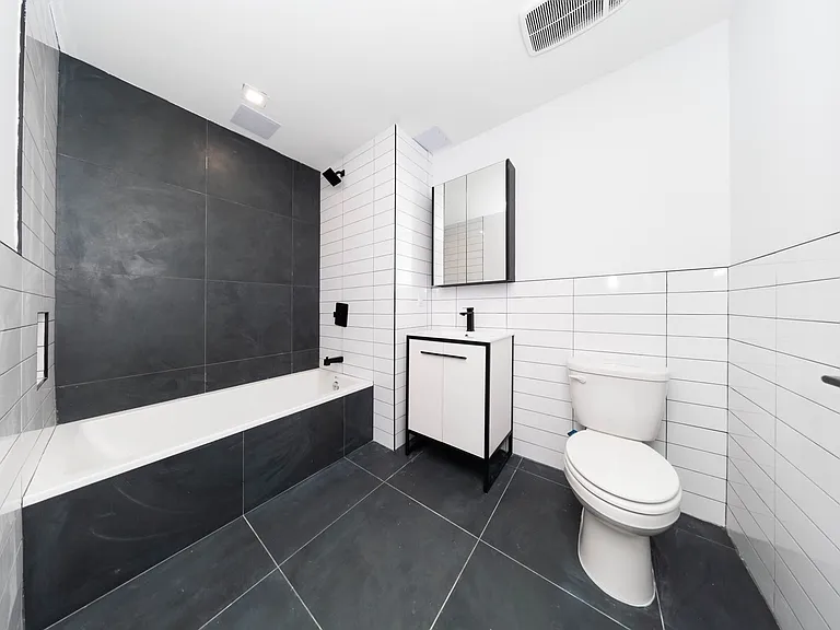 311 Franklin Ave #2A — Photo 11