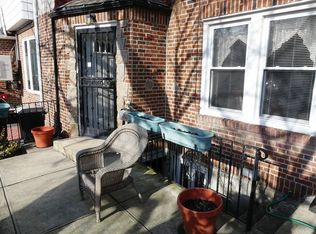 6427 83rd Pl, Middle Village, NY 11379