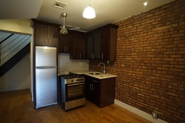 Rented by EXR | media 18