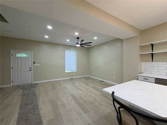 2nd image of 2450 Olive St