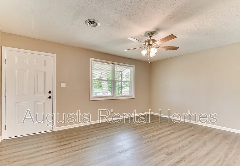 2328 Prague Ct — Photo 7