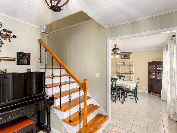 4th image of 263 Comer Rd