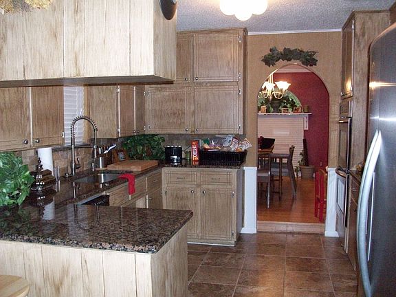 3rd image of 429 Hillview Dr