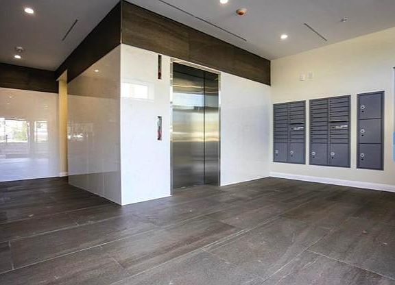 3rd image of 7140 La Tijera Blvd