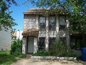 1st image of 717 Woodbox Dr