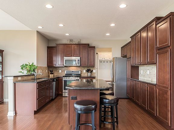 4th image of 970 Ballater Dr