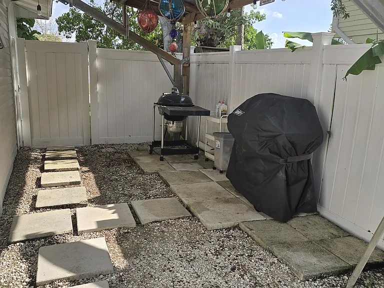 8433 Flagstone Dr — Photo 10