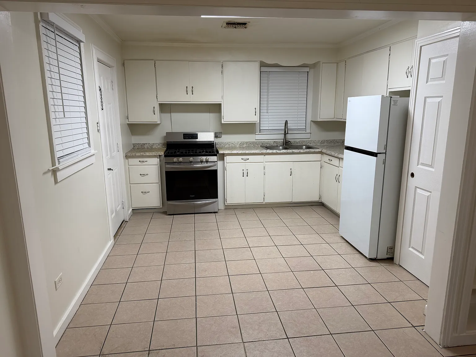 2 bed, 1200 sqft, $1,225 — Photo 2