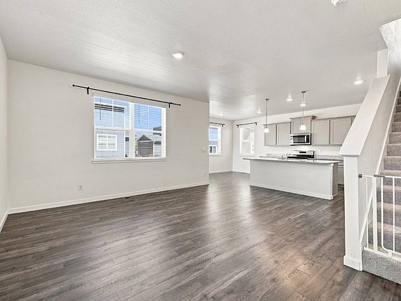 4th image of 45801 Silverdrop Ave