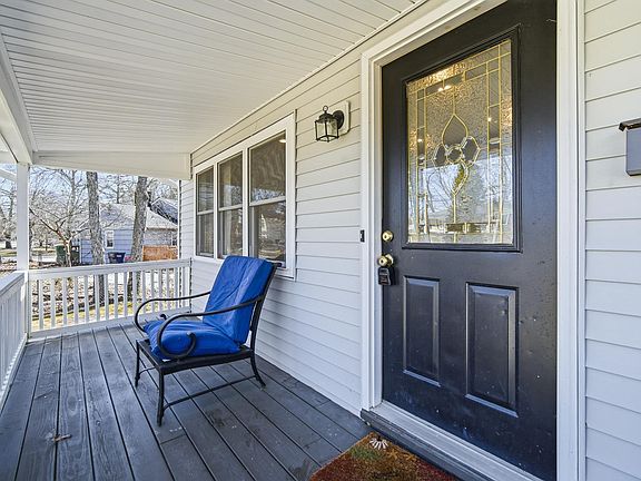 5th image of 1103 Chelsea Rd