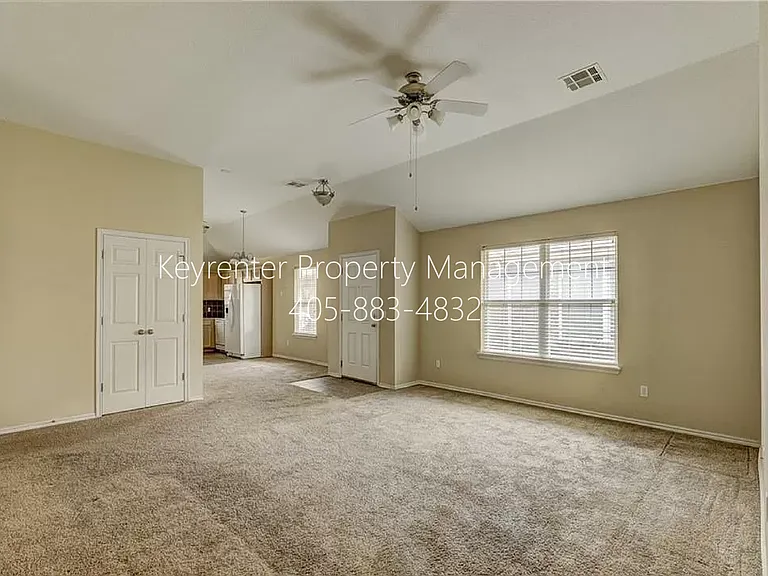 12328 SW 5th St — Photo 8