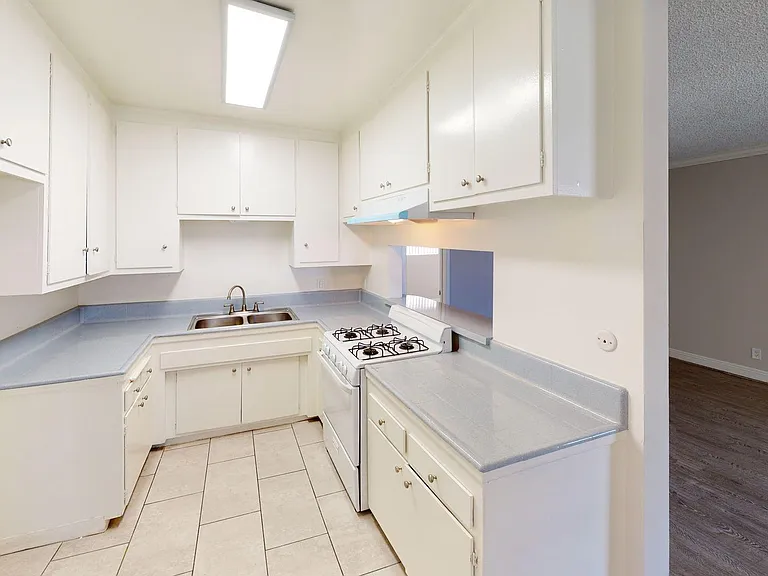SA3 - Topanga Villa — Photo 1
