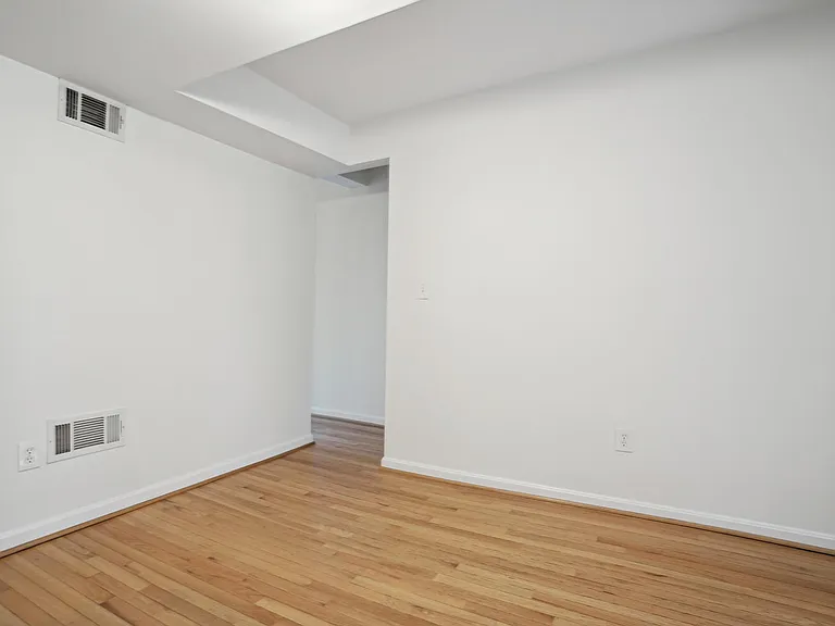 1121 Prince St — Photo 5