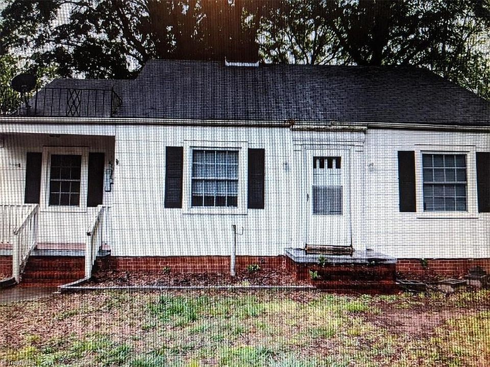 1st image of 425 Moir St