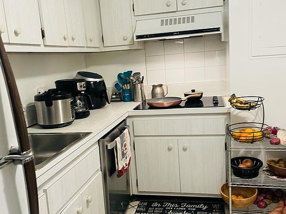 3rd image of 999 Brickell Bay Dr APT 1402