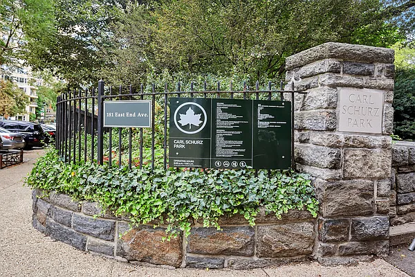 Sold by Bond New York | media 9