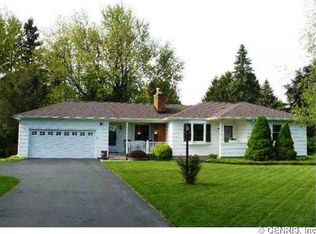 1041 Whalen Rd, Penfield, NY 14526